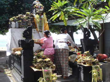offrandes au marché local de Sanur